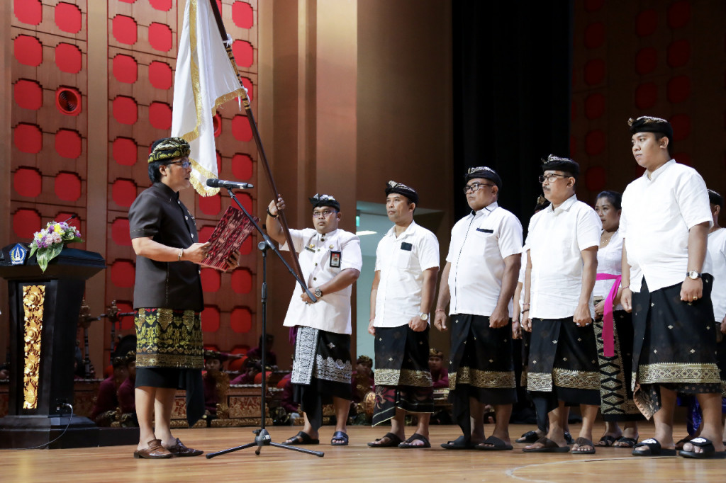 Bupati Giri Prasta Kukuhkan BKS-LPD Kabupaten Badung Periode 2023-2028